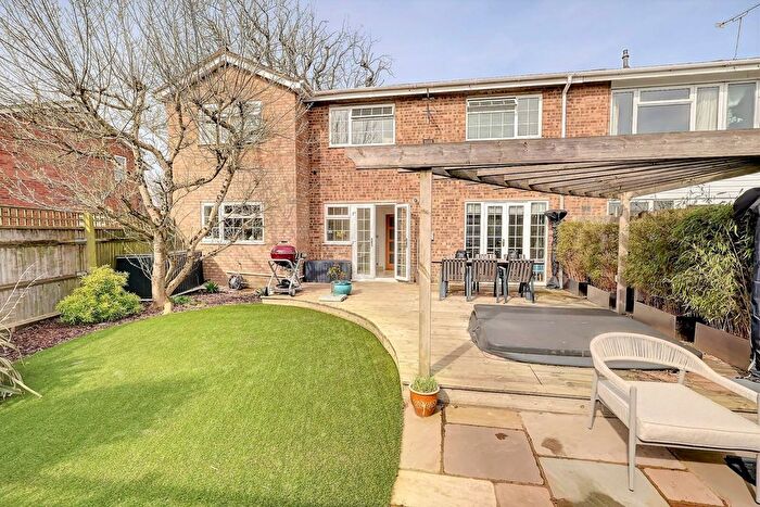 4 Bedroom End Of Terrace House For Sale In Fallowfield, Hazlemere, High Wycombe, Buckinghamshire, HP15