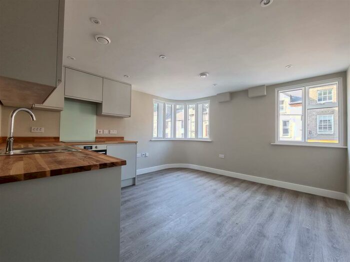 Flat To Rent In Regent Street, Cambridge, CB2