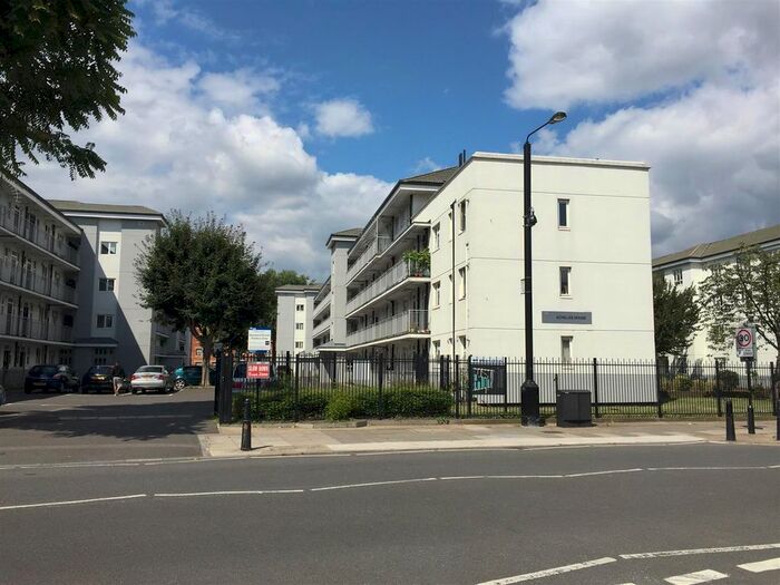 4 Bedroom Flat To Rent In Old Bethnal Green Road, London, E2