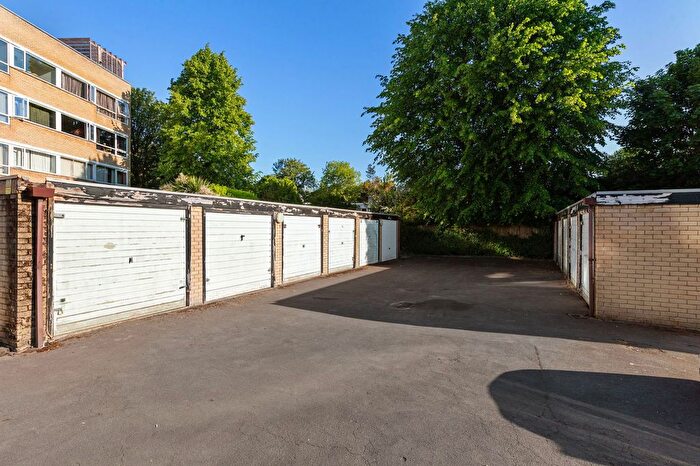 1 Bedroom Flat For Sale In Rectory Road, Beckenham, BR3