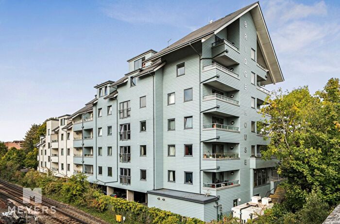 1 Bedroom Flat For Sale In Bitter End, Dorchester, DT1