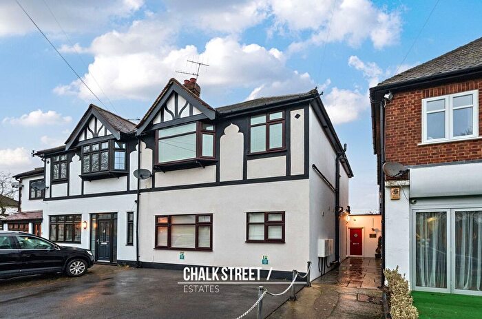 2 Bedroom Maisonette To Rent In Lichfield Terrace, Upminster, RM14