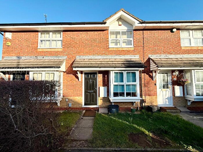 2 Bedroom Terraced House For Sale In Cresswell Gardens, Barton Hills, Luton, Bedfordshire, LU3