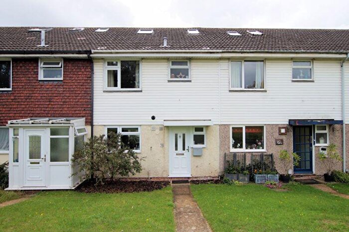 4 Bedroom Terraced House For Sale In Grindle Close, Portchester, PO16