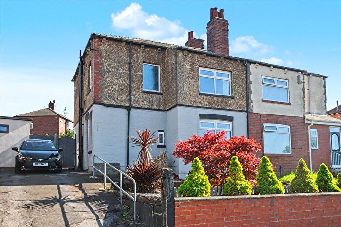 3 Bedroom Semi Detached House For Sale In Cambridge Gardens, Leeds, West Yorkshire, LS13