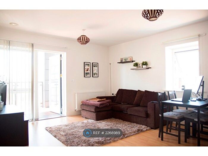 2 Bedroom Flat To Rent In Wild Rose House, Romford, RM3