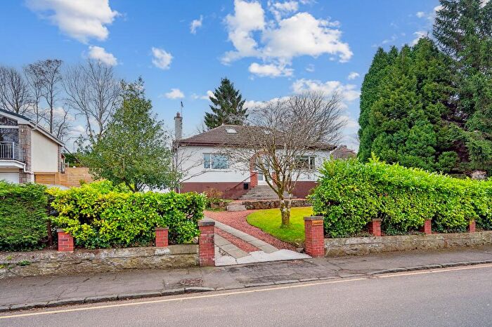 3 Bedroom Detached Bungalow To Rent In Roman Road, Hardgate, Clydebank, Glasgow, G81