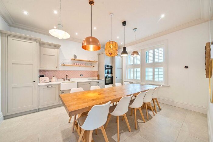 4 Bedroom Apartment For Sale In Leeds Road, Harrogate, HG2