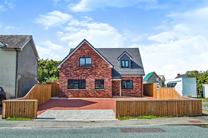 5 Bedroom Detached House For Sale In Clunderwen, Pembrokeshire, SA66