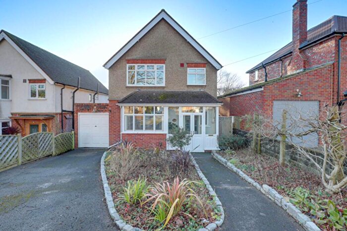 3 Bedroom Detached House For Sale In All Hallows Road, Caversham, RG4