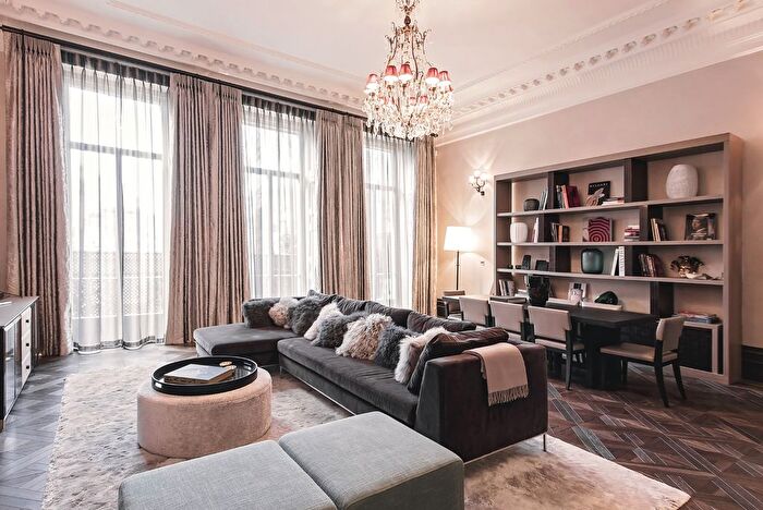 3 Bedroom Flat For Sale In Cadogan Square, Knightsbridge, London, United Kingdom, Knightsbridge, SW1X