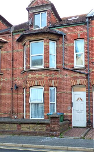 1 Bedroom Flat To Rent In Clifton Road, Littlehampton, BN17