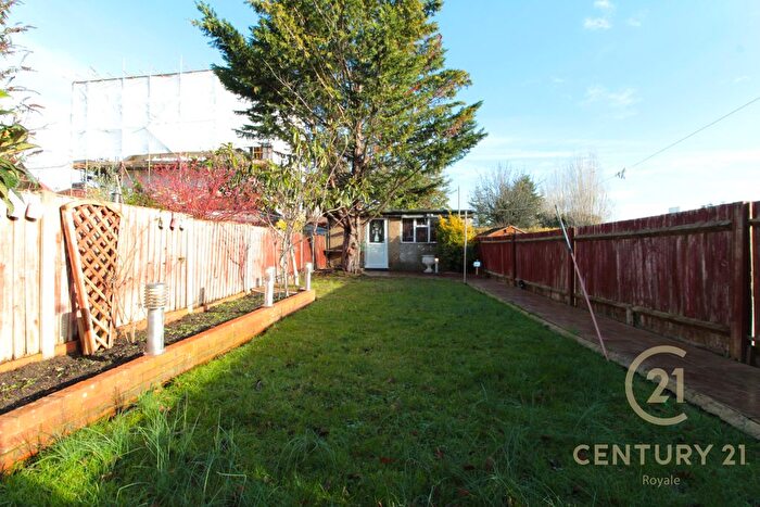 3 Bedroom Terraced House For Sale In Malden Road, Cheam, Sutton, SM3