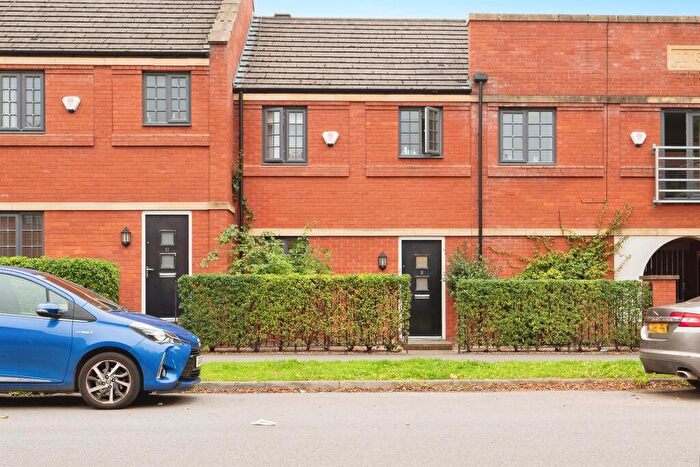 3 Bedroom Terraced House For Sale In Wolsey Island Way, Leicester, LE4