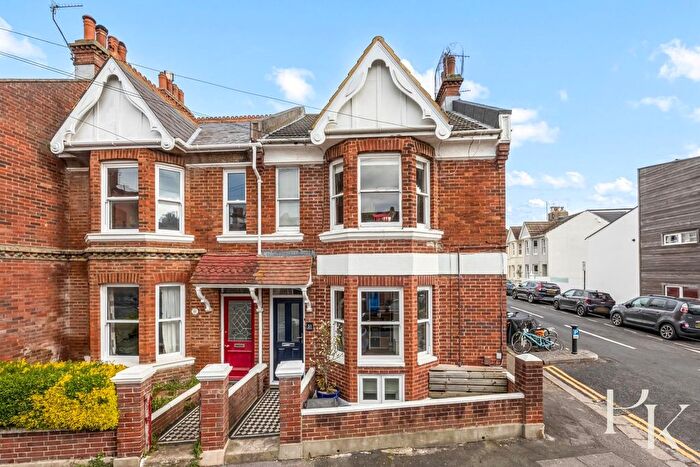 2 Bedroom Maisonette For Sale In Stoneham Road, Hove, BN3