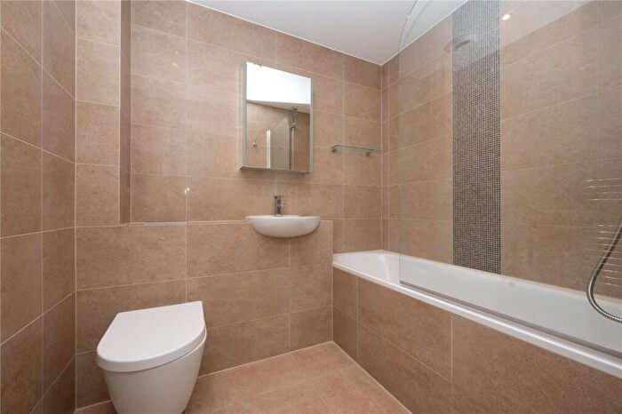 1 Bedroom Flat To Rent In Apex House, Camp Road, St Albans, Hertfordshire, AL1