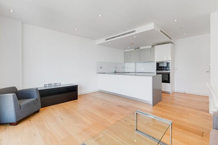 2 Bedroom Flat To Rent In Camley Street, London, N1C