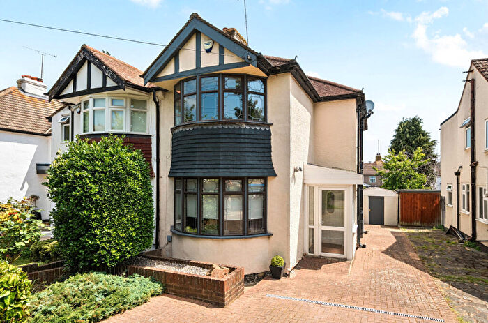 3 Bedroom Semi-Detached House For Sale In Hood Avenue, Orpington, BR5