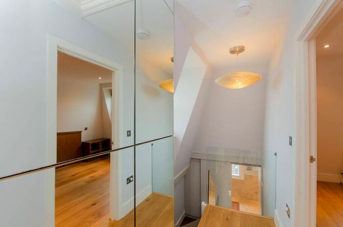 3 Bedroom Flat To Rent In Finborough Road, Chelsea, London, SW10