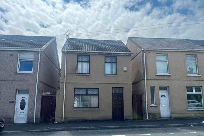2 Bedroom Apartment For Sale In Flats A & B, Glyncoed Terrace, Llanelli, Dyfed, SA15