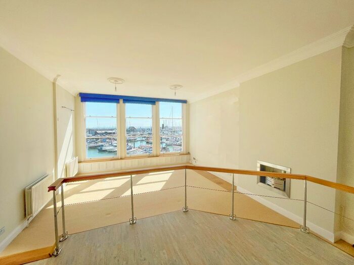 2 Bedroom Flat To Rent In Harbour Parade, Ramsgate, CT11