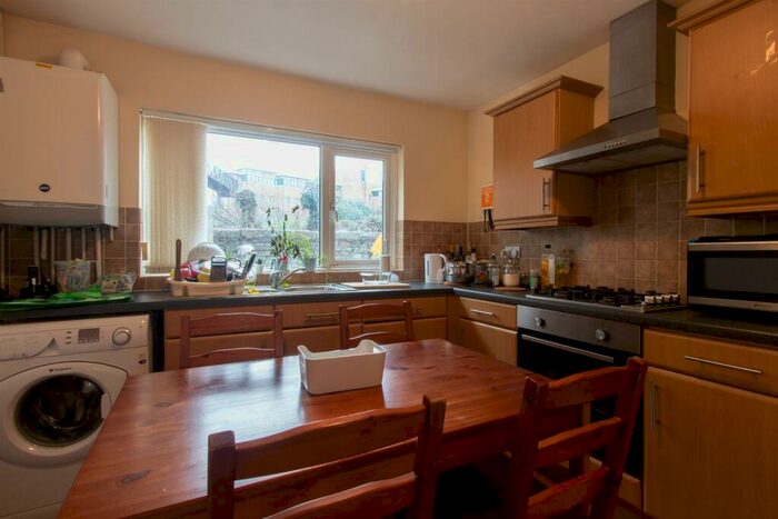 1 Bedroom Private Hall To Rent In The Walk, Roath, CF24