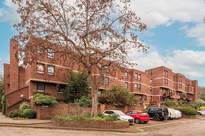 2 Bedroom Flat For Sale In More Close, West Kensington, W14