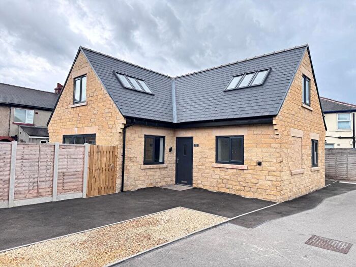 3 Bedroom Detached House For Sale In Smithbrook Close, Chapel-En-Le-Frith, SK23