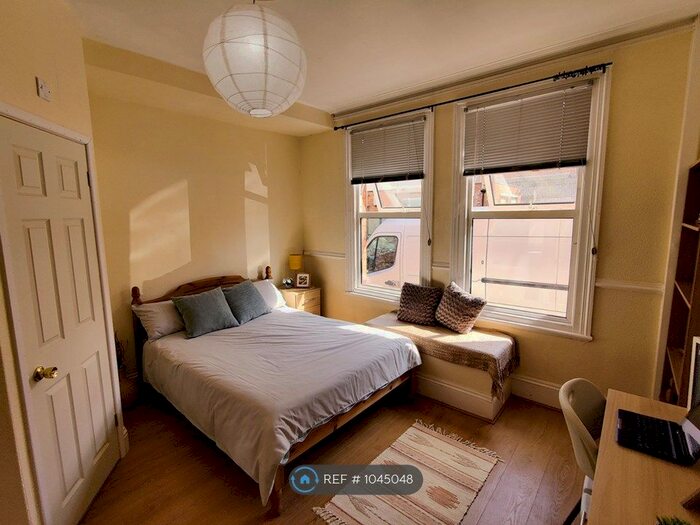 7 Bedroom End Of Terrace House To Rent In St. Pauls Road, Northampton, NN2