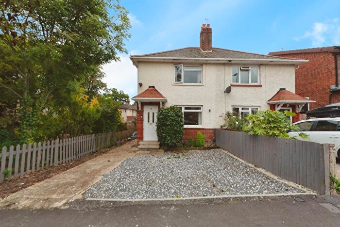3 Bedroom Semi Detached House For Sale In Poplar Road, Southampton, Hampshire, SO19