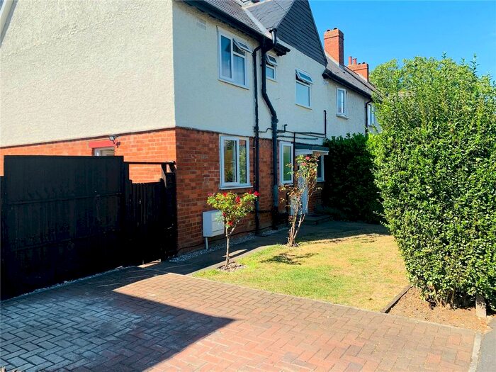 5 Bedroom Semi-Detached House To Rent In Manor Way, Bromley, BR2