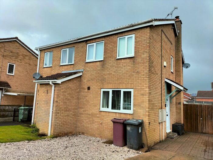 2 Bedroom House To Rent In Meadow View, Holmewood, Chesterfield, S42