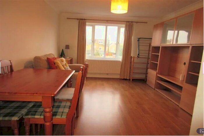 1 Bedroom Flat To Rent In Dolphin Court, Southey Road, SW19