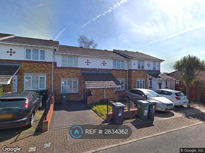 2 Bedroom Semi-Detached House To Rent In Sissinghurst Close, Bromley, BR1