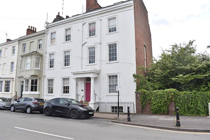 2 Bedroom Flat To Rent In Feldon House, Portland Place West, Leamington Spa, CV32