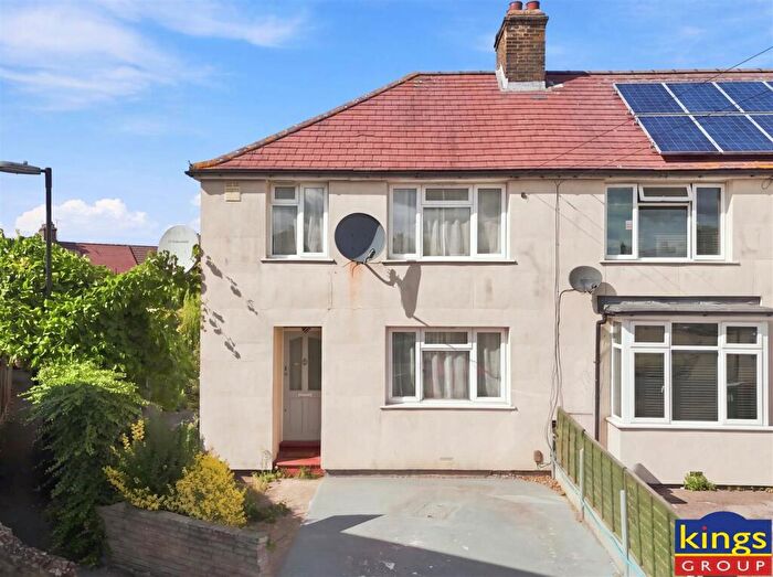 3 Bedroom Property For Sale In Walthamstow, E17