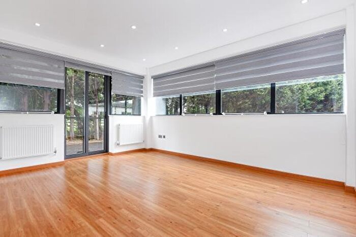 2 Bedroom Flat To Rent In Kian Court, Eynsham, OX29