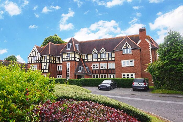 2 Bedroom Flat To Rent In Lady Place, Sutton Courtenay, OX14