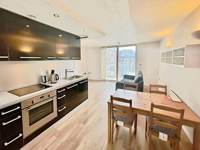 2 Bedroom Flat To Rent In West Point, Wellington Street, Leeds, West Yorkshire, LS1