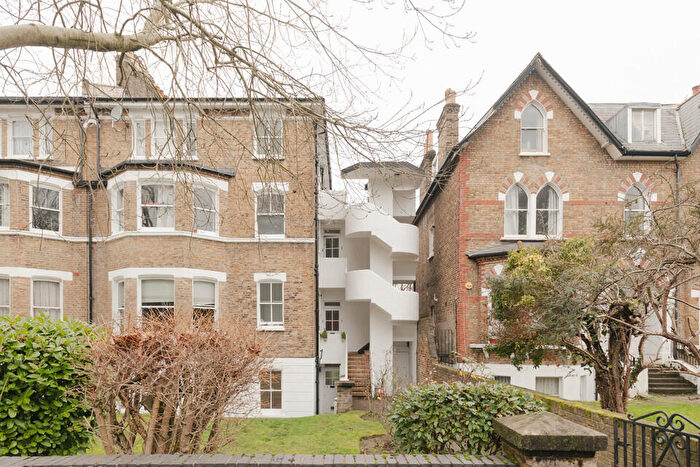 2 Bedroom Flat For Sale In Wickham Road, Brockley, SE4