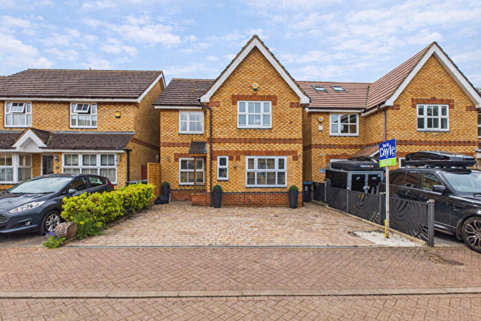 4 Bedroom Detached House For Sale In Hadland Close, Bovingdon Hemel Hempstead, HP3