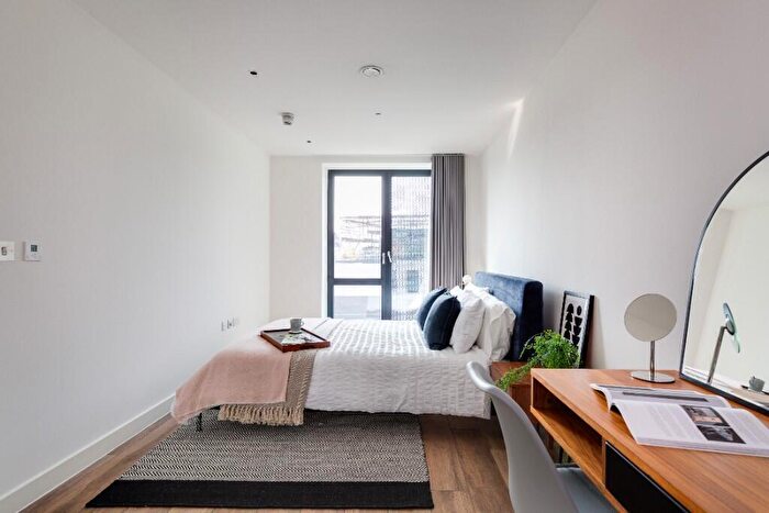 1 Bedroom Flat To Rent In Three Colts Lane, London, E2