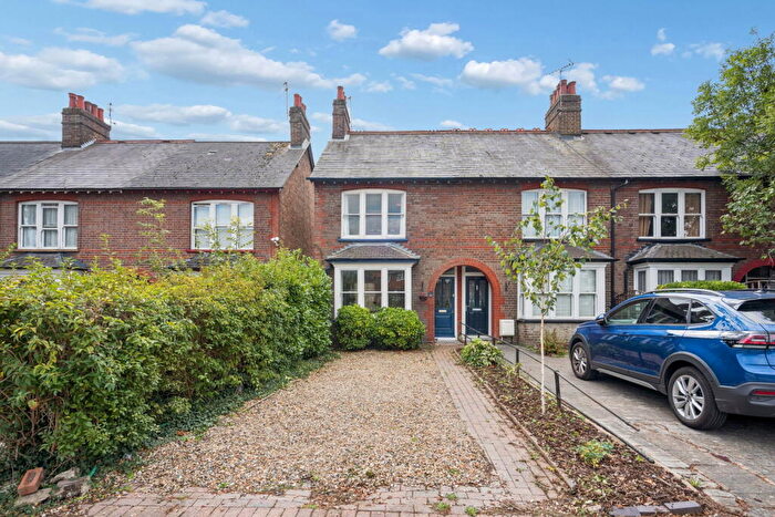 3 Bedroom End Of Terrace House For Sale In Pinner Road, Pinner, HA5