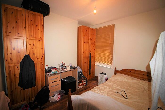 2 Bedroom Flat To Rent In Edward Road, London, E17