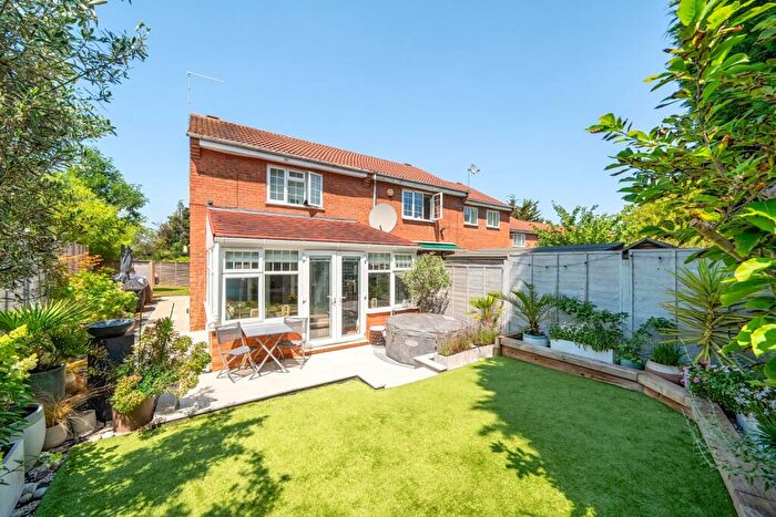 2 Bedroom End Of Terrace House For Sale In Somerset Close, New Malden, Surrey, KT3