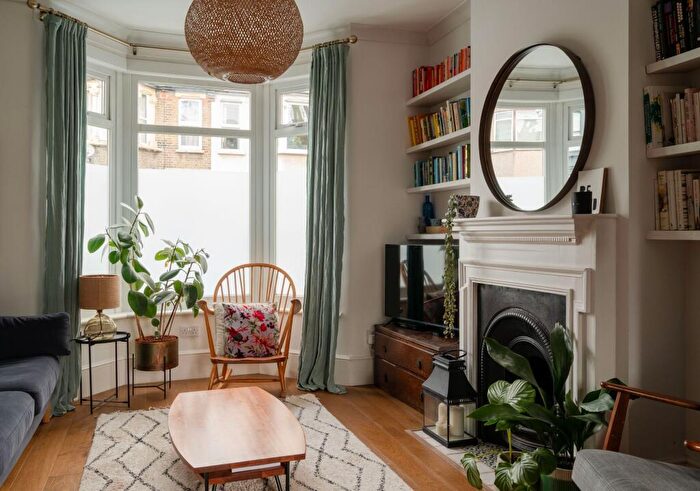 3 Bedroom Terraced House For Sale In Malvern Road, Leytonstone, London, E11