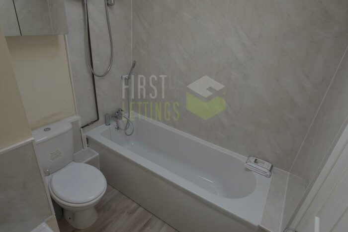 2 Bedroom Town House To Rent In Aylestone Lane, Wigston, LE18