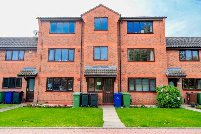 2 Bedroom Apartment For Sale In Limber Court, Grimsby, Lincolnshire, DN34