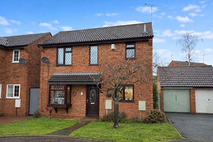 3 Bedroom Detached House For Sale In Brashland Drive, East Hunsbury, NN4