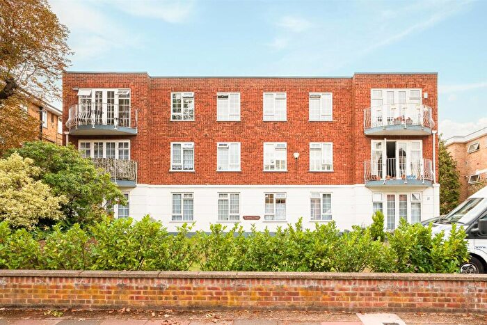 2 Bedroom Apartment For Sale In Oaklands Road, Bromley, BR1
